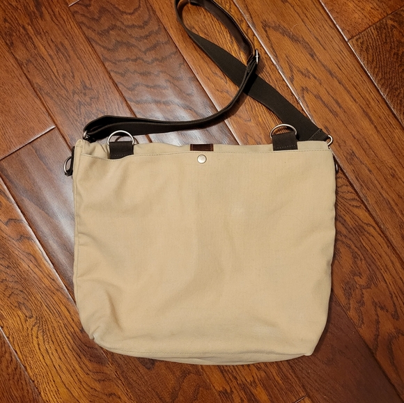 Banana Republic messenger bag - Picture 6 of 8